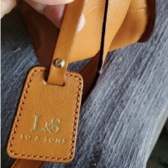 Lo & Sons Brown Crossbody Camera Bag - Picture 7 of 9